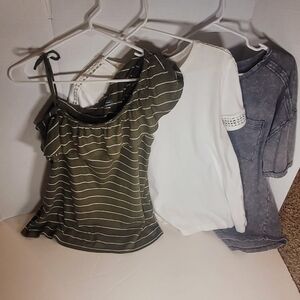 Assorted Womens Tops Size Large